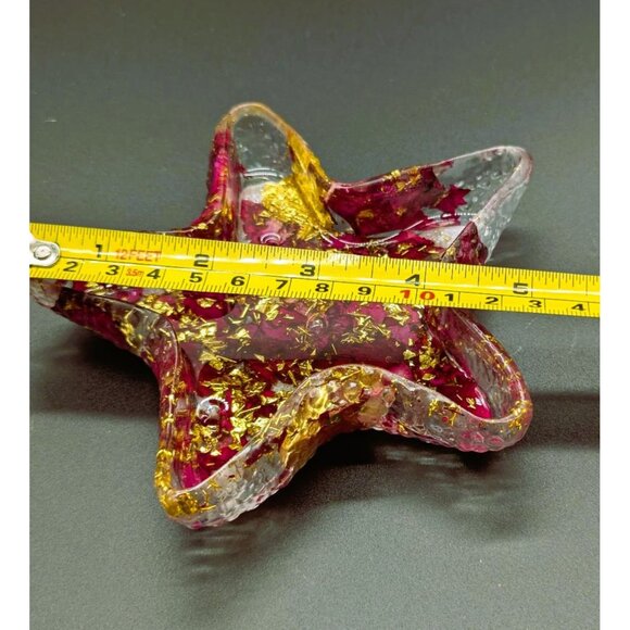 Handmade Star-Shaped Resin Trinket Dish With Rose Petals & Gold Flakes - Picture 5 of 7